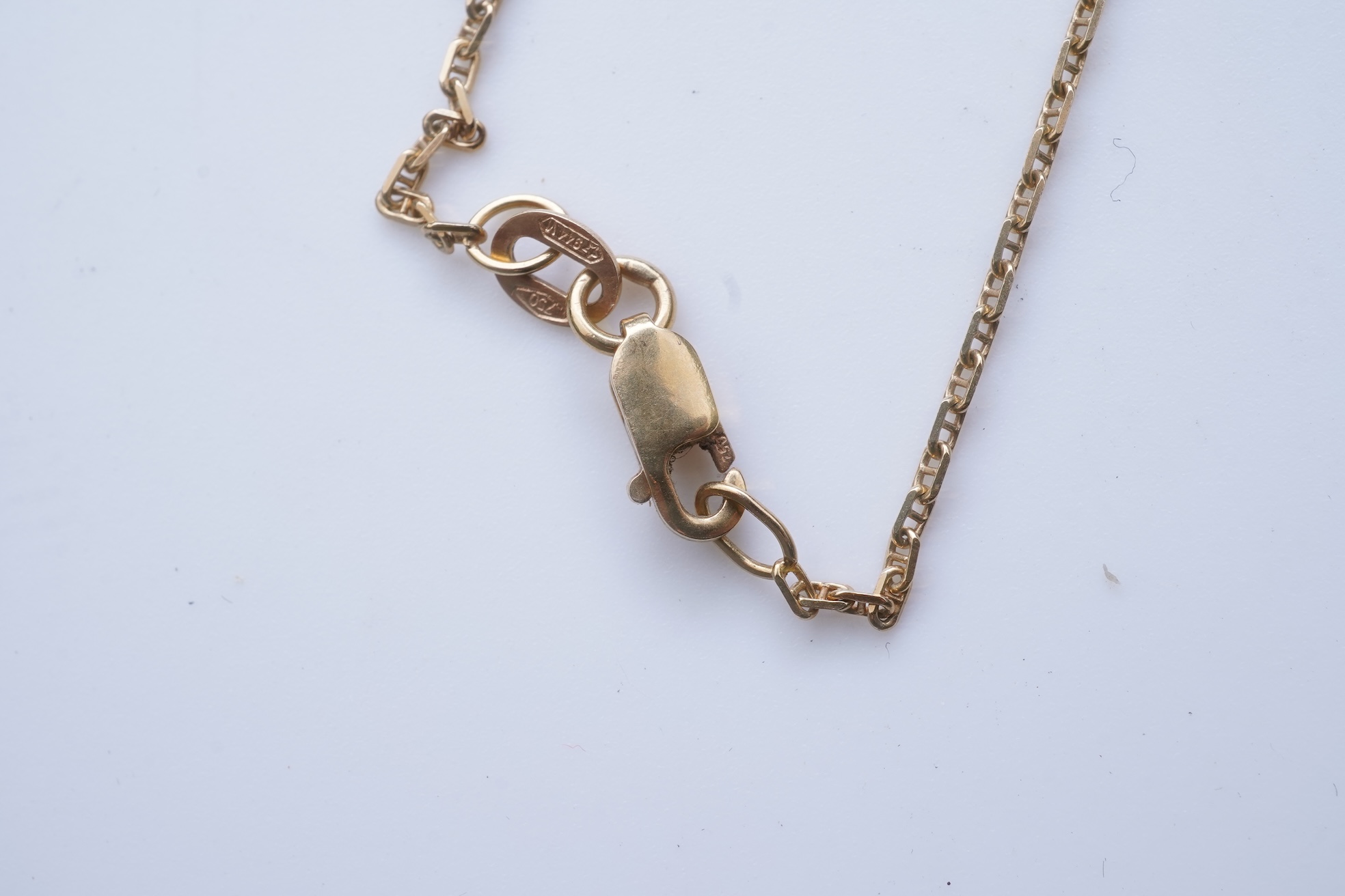 A diamond pendant necklace